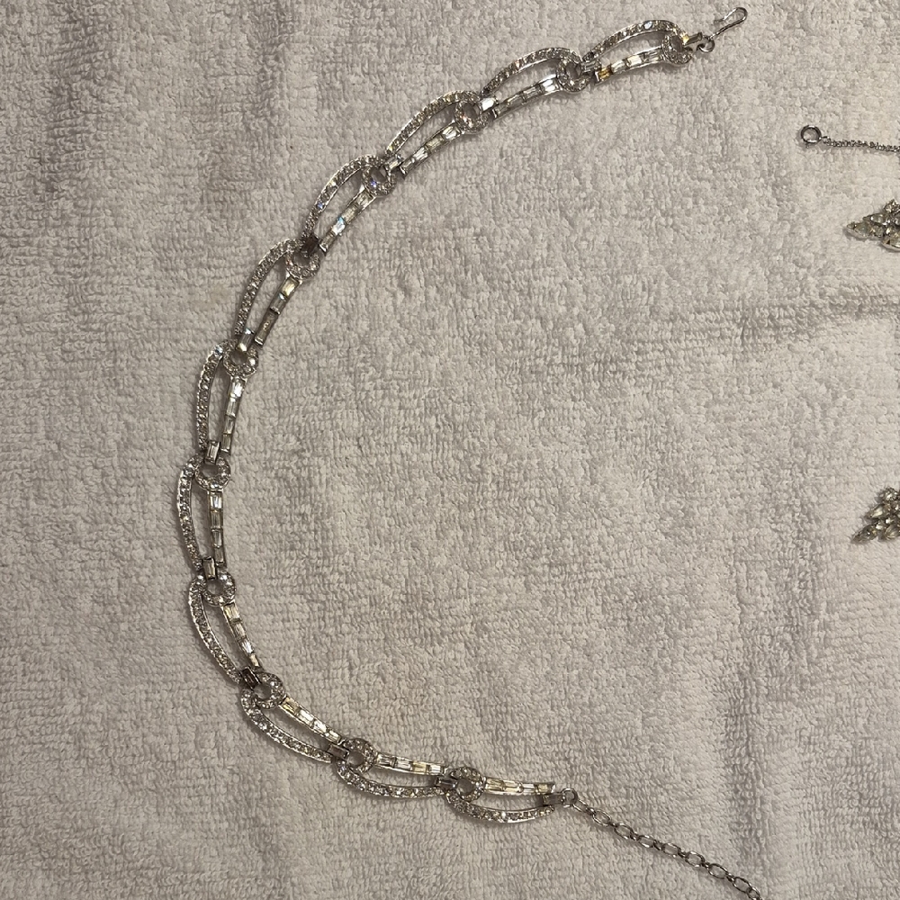 Elegant Silver Chain Necklace
